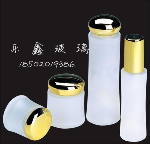 紅色之魅 發(fā)現(xiàn)化妝品空瓶的藝術(shù)之美